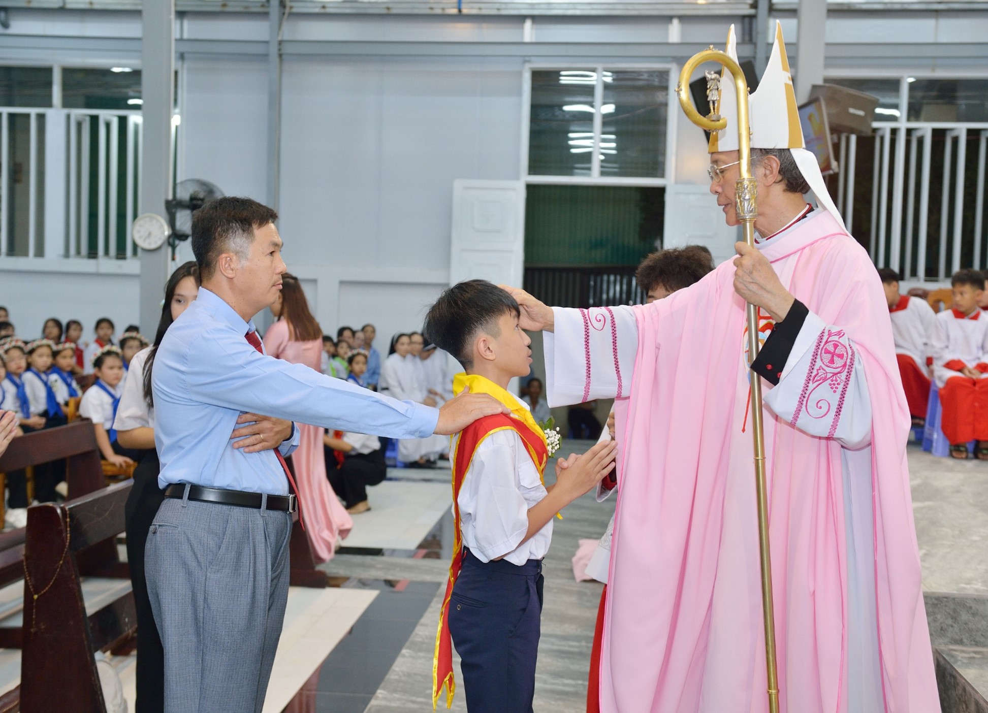 Đức cha Gioan Đỗ Văn Ngân thăm mục vụ giáo họ Mỹ Phước